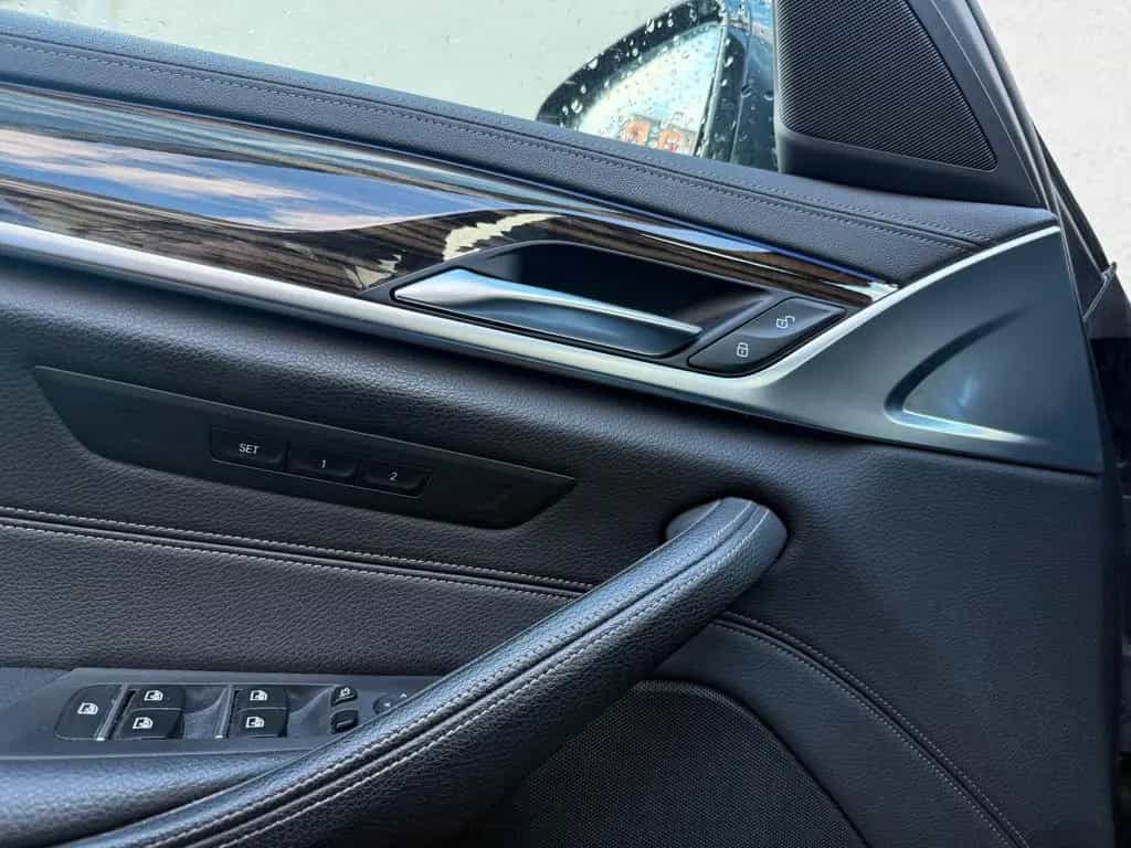 BMW 520 d xDrive Touring Pano/HuD/Memory/Leder/AHK 07/2021-photo-13