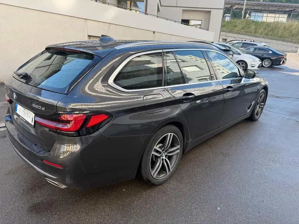 BMW 520 d xDrive Touring Pano/HuD/Memory/Leder/AHK 07/2021-photo-3