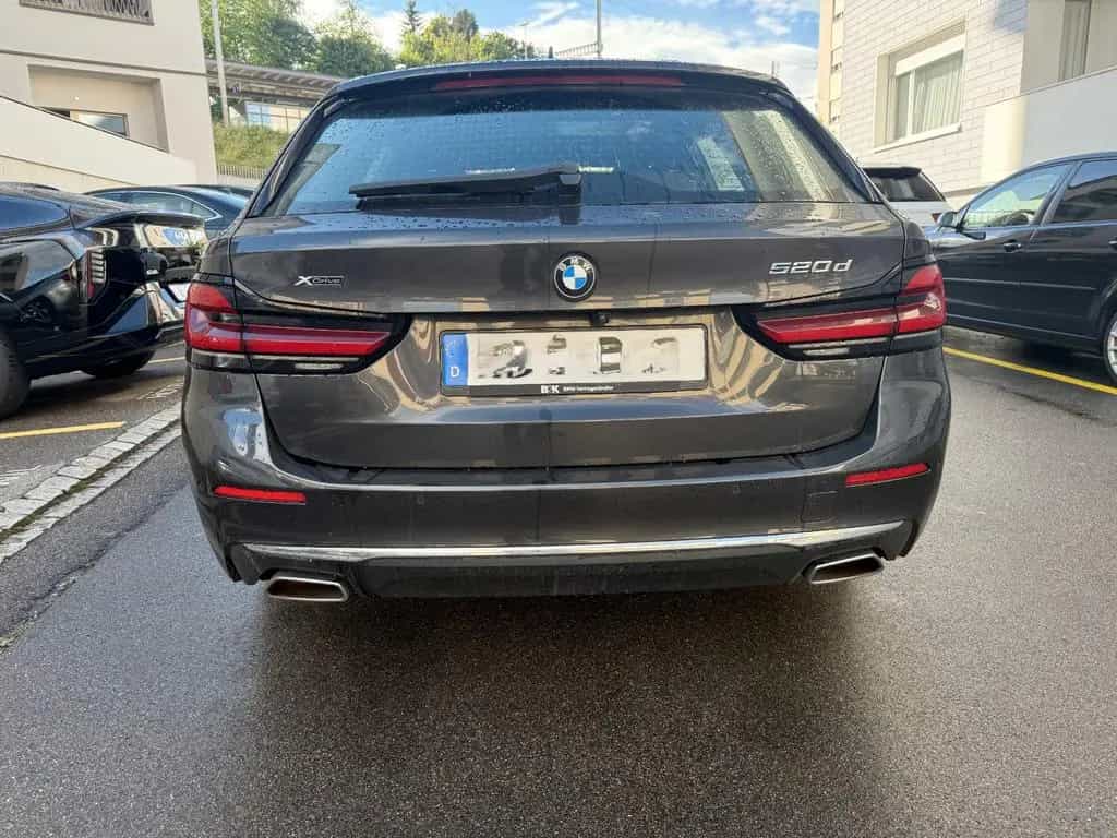 BMW 520 d xDrive Touring Pano/HuD/Memory/Leder/AHK 07/2021-photo-4