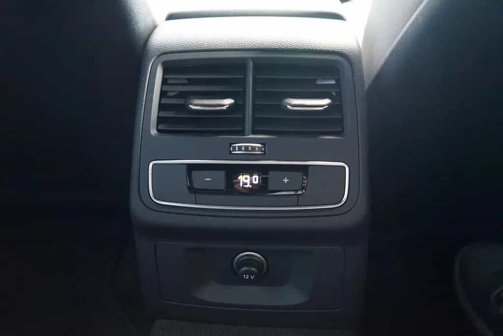 Audi A4 Avant 45 TFSI qu. 2xS line LED ACC AHK Navi 06/2023-photo-15
