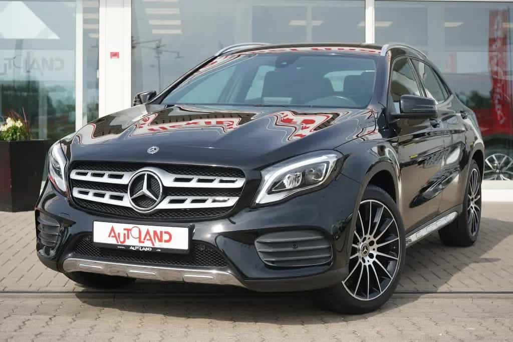 Mercedes-Benz GLA 200 Peak Edition LED Alcantara AHK Navi PDC 12/2017-photo-1