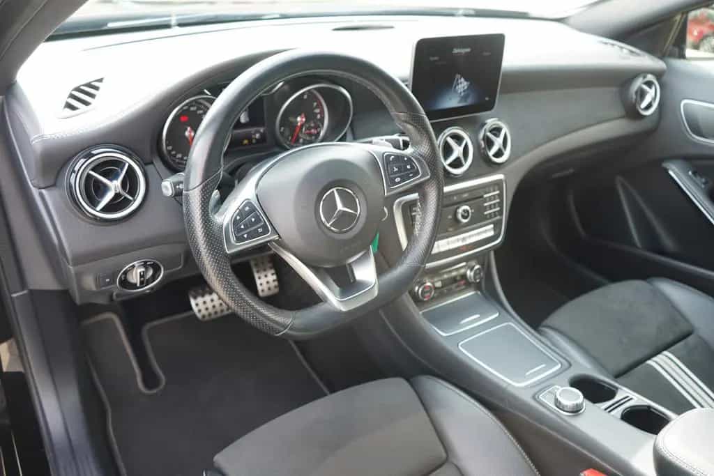Mercedes-Benz GLA 200 Peak Edition LED Alcantara AHK Navi PDC 12/2017-photo-10