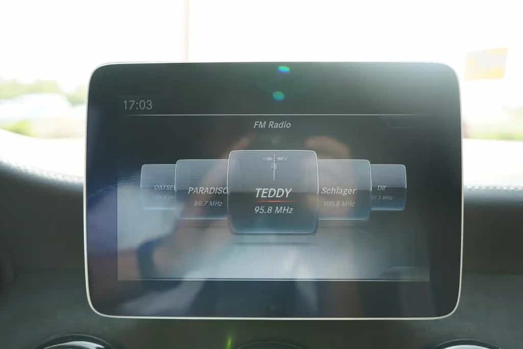 Mercedes-Benz GLA 200 Peak Edition LED Alcantara AHK Navi PDC 12/2017-photo-14