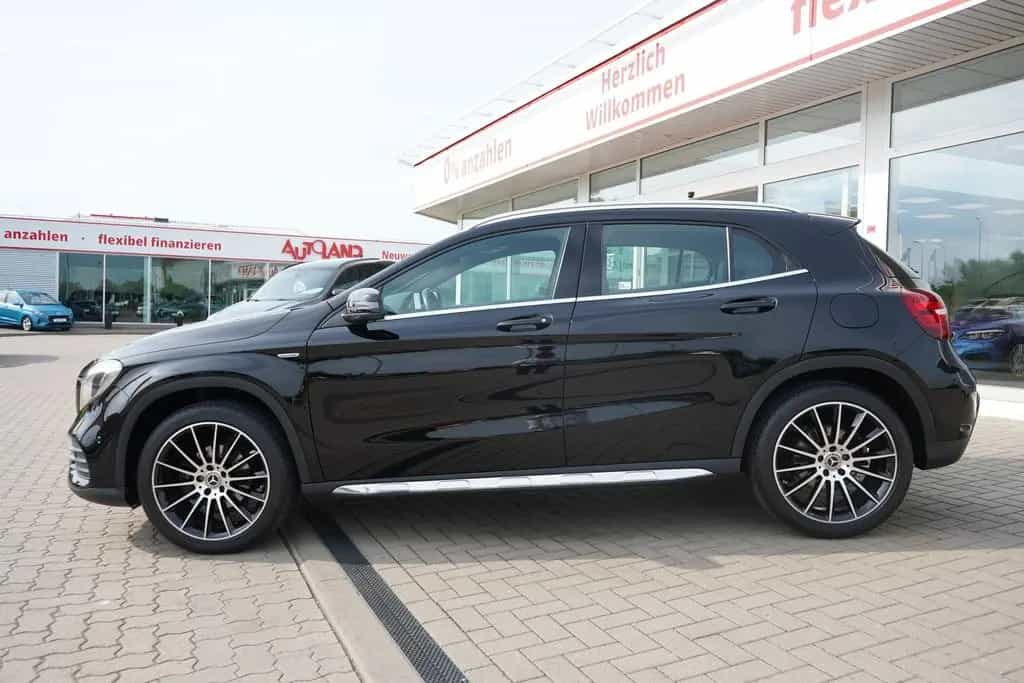 Mercedes-Benz GLA 200 Peak Edition LED Alcantara AHK Navi PDC 12/2017-photo-2
