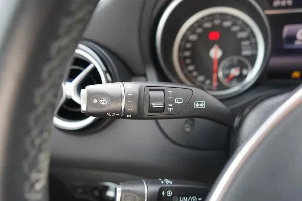 Mercedes-Benz GLA 200 Peak Edition LED Alcantara AHK Navi PDC 12/2017-photo-25