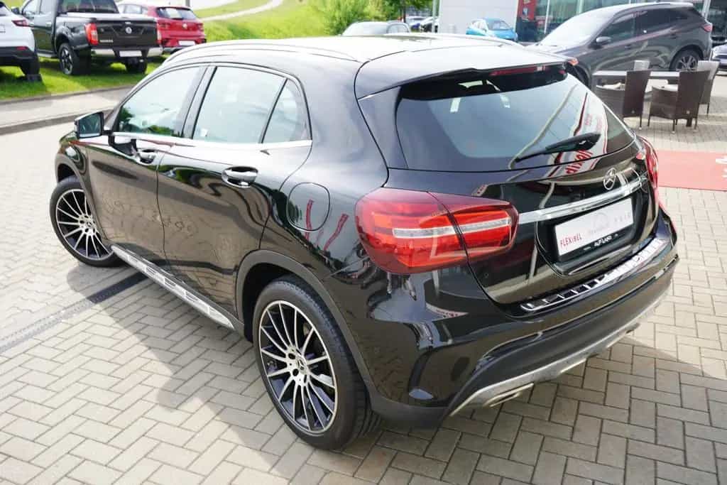 Mercedes-Benz GLA 200 Peak Edition LED Alcantara AHK Navi PDC 12/2017-photo-3