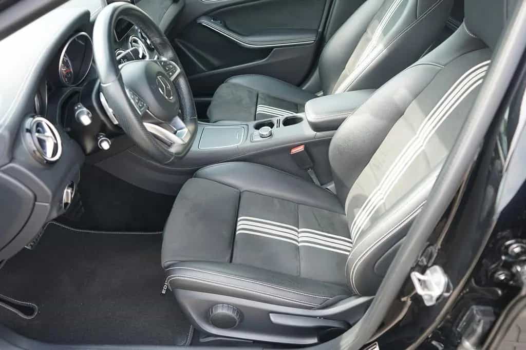 Mercedes-Benz GLA 200 Peak Edition LED Alcantara AHK Navi PDC 12/2017-photo-30