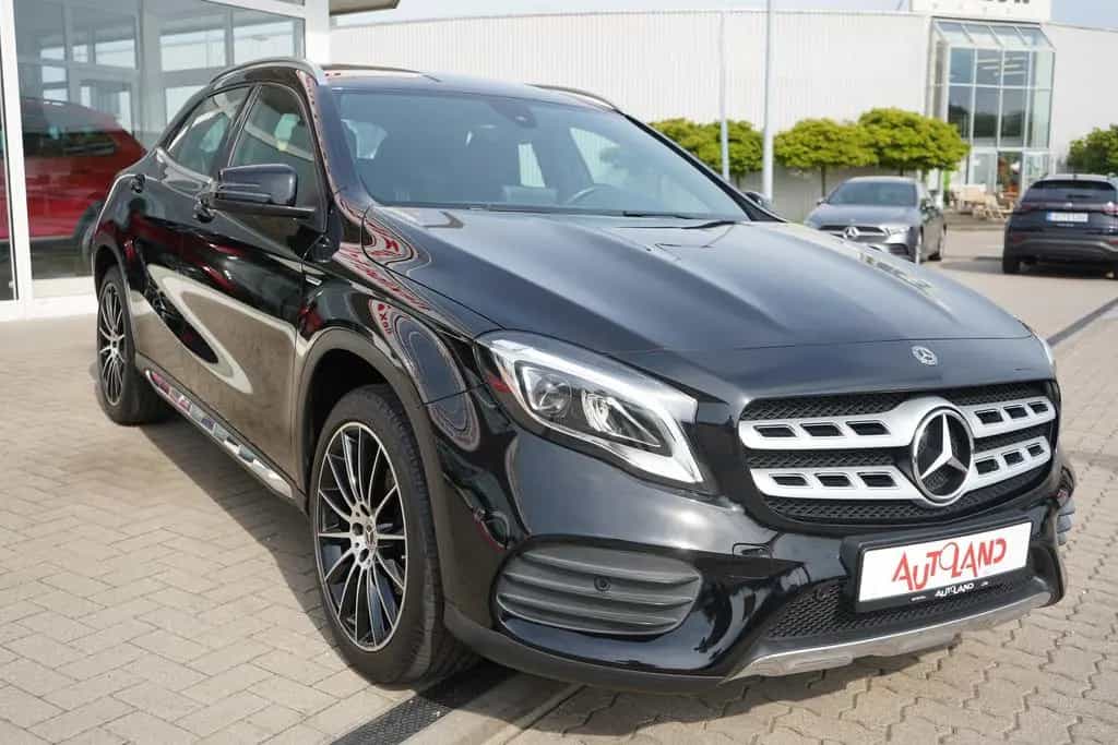 Mercedes-Benz GLA 200 Peak Edition LED Alcantara AHK Navi PDC 12/2017-photo-36