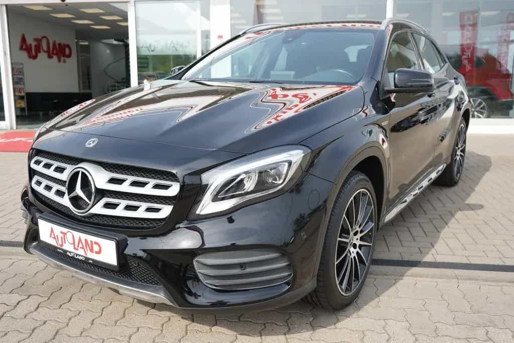 Mercedes-Benz GLA 200 Peak Edition LED Alcantara AHK Navi PDC 12/2017-photo-37
