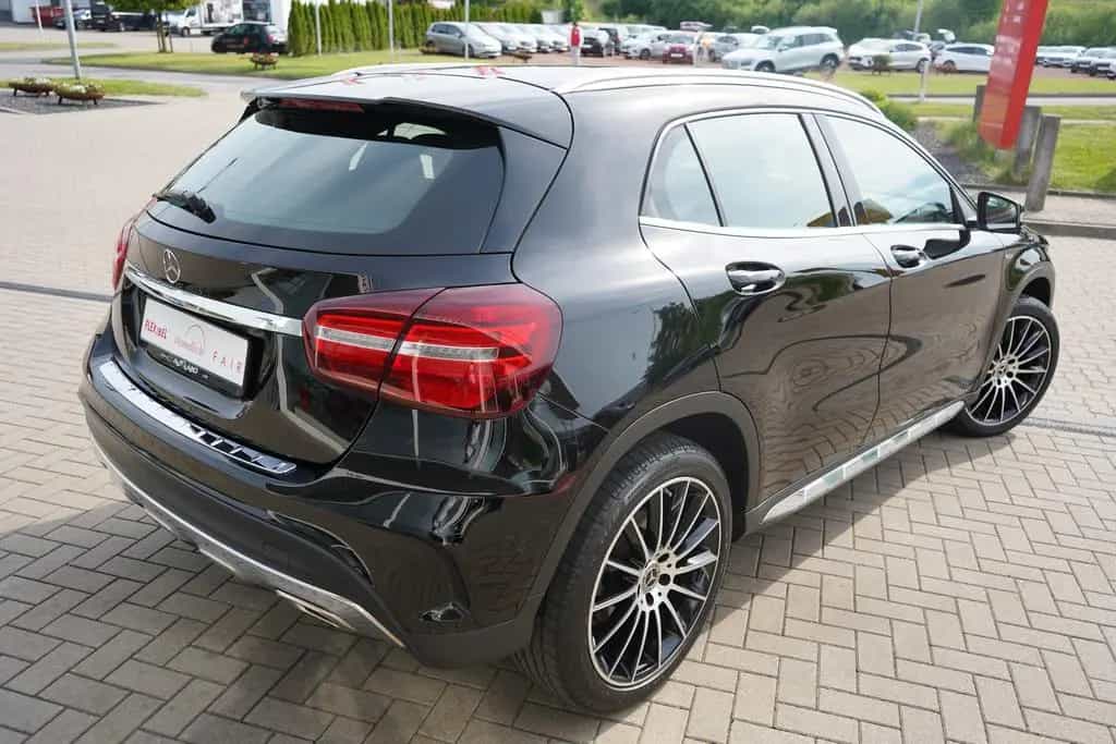Mercedes-Benz GLA 200 Peak Edition LED Alcantara AHK Navi PDC 12/2017-photo-5