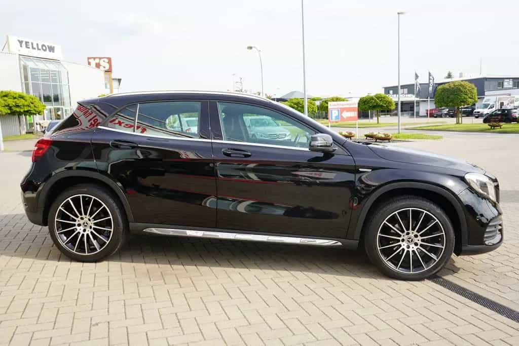 Mercedes-Benz GLA 200 Peak Edition LED Alcantara AHK Navi PDC 12/2017-photo-6