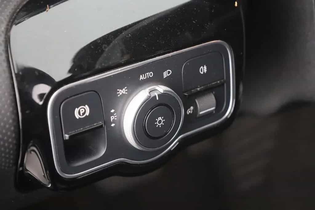 Mercedes-Benz CLA 180 SB Progressive LED Navi Kamera Tempomat 02/2021-photo-20