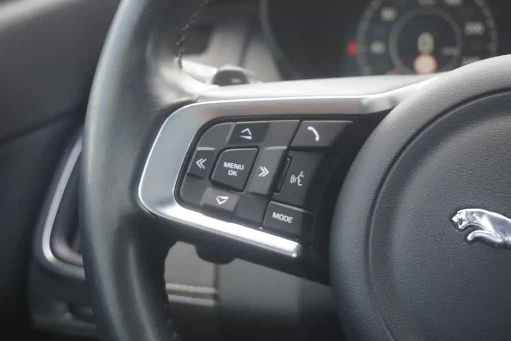 Jaguar E-Pace 2.0 R-Dynamic SE AWD LED Navi Panorama 04/2021-photo-18