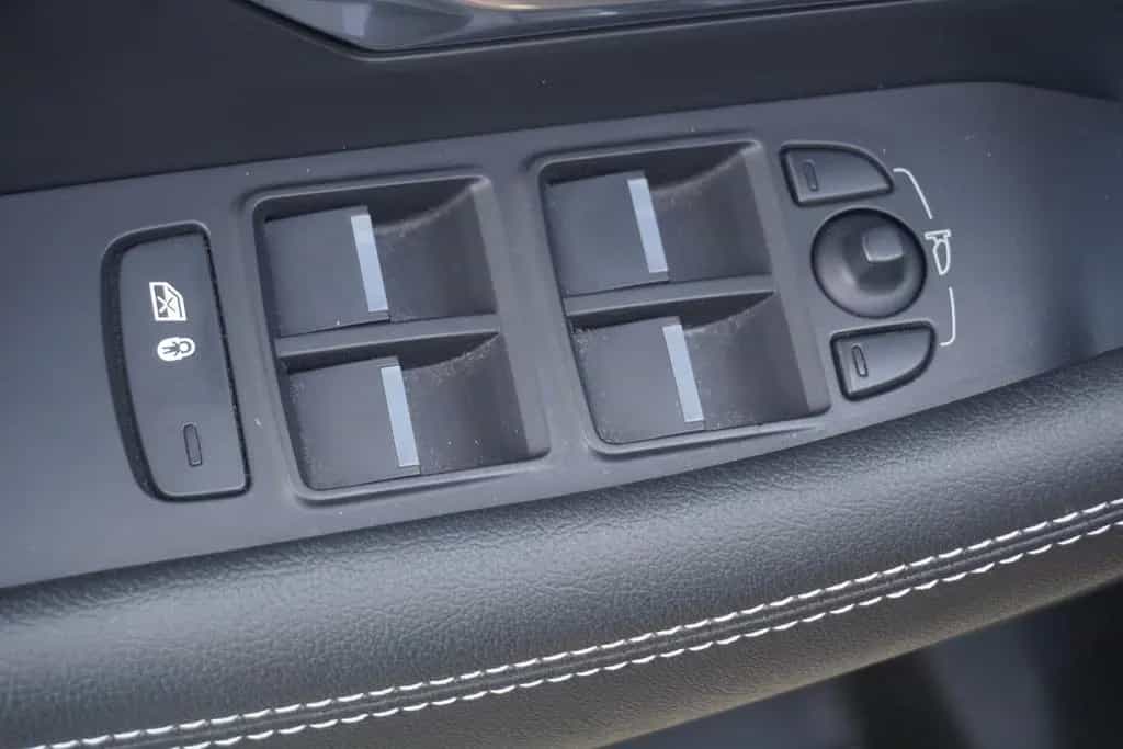 Jaguar E-Pace 2.0 R-Dynamic SE AWD LED Navi Panorama 04/2021-photo-20
