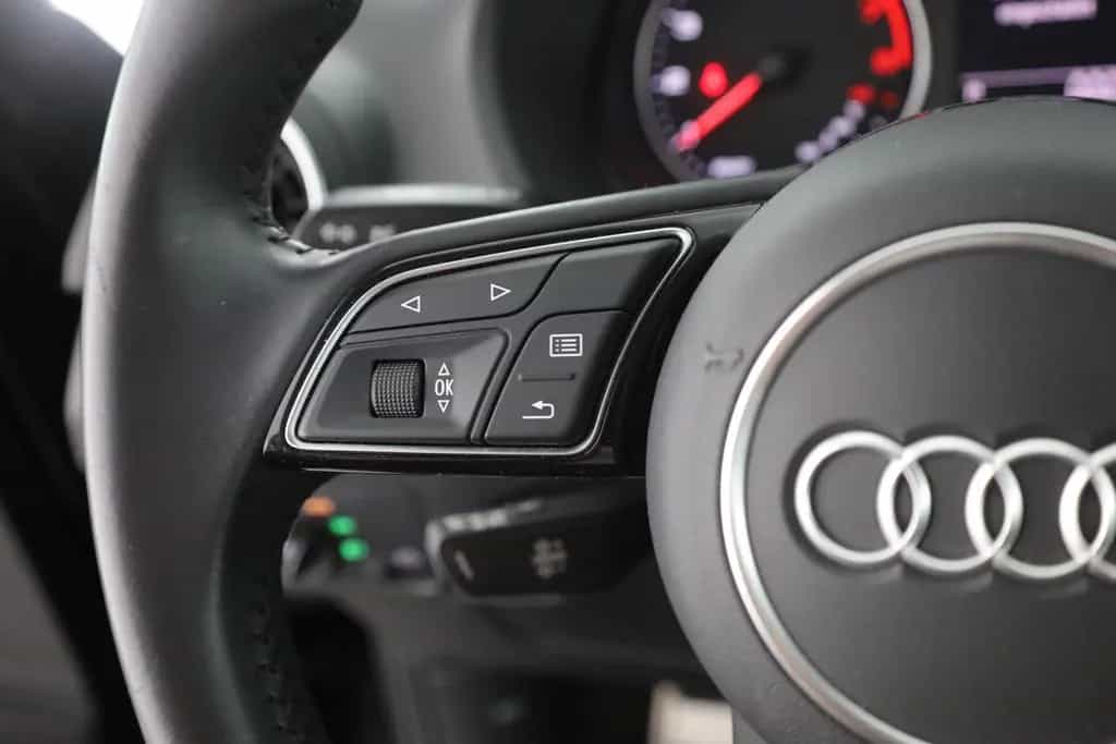 Audi Q2 35 TFSI LED AHK Navi Sitzheizung DAB PDC 05/2020-photo-16
