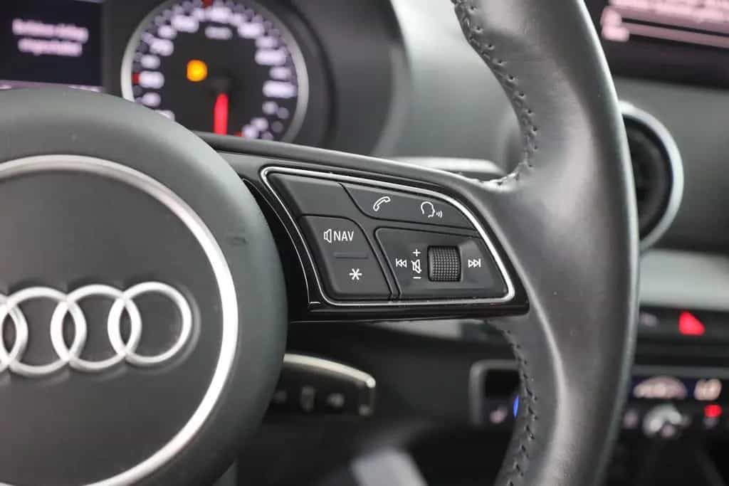 Audi Q2 35 TFSI LED AHK Navi Sitzheizung DAB PDC 05/2020-photo-17