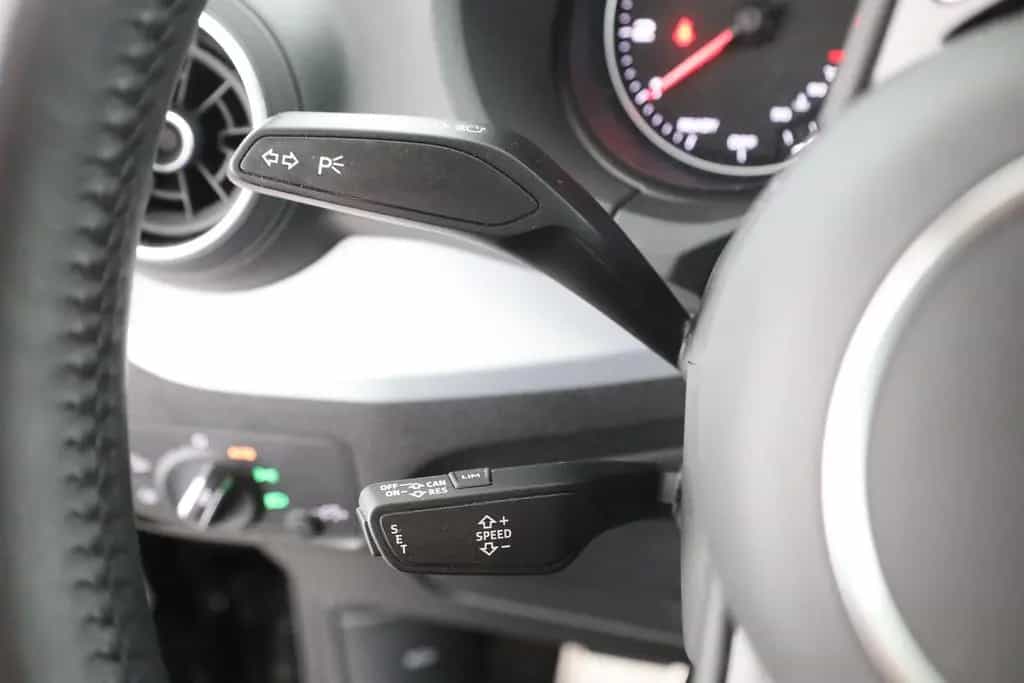 Audi Q2 35 TFSI LED AHK Navi Sitzheizung DAB PDC 05/2020-photo-19