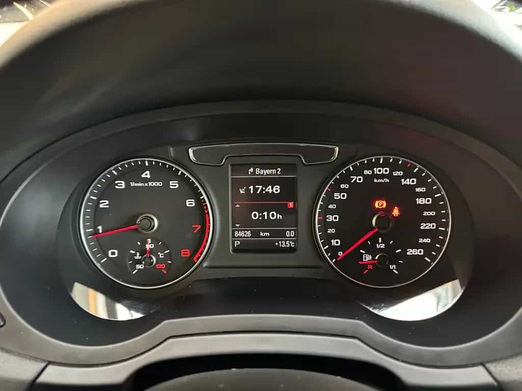 Audi Q3 *Sport*2-Zonen*Tempo*Navi*BI-Xenon*TÜV5/27* 02/2016-photo-12