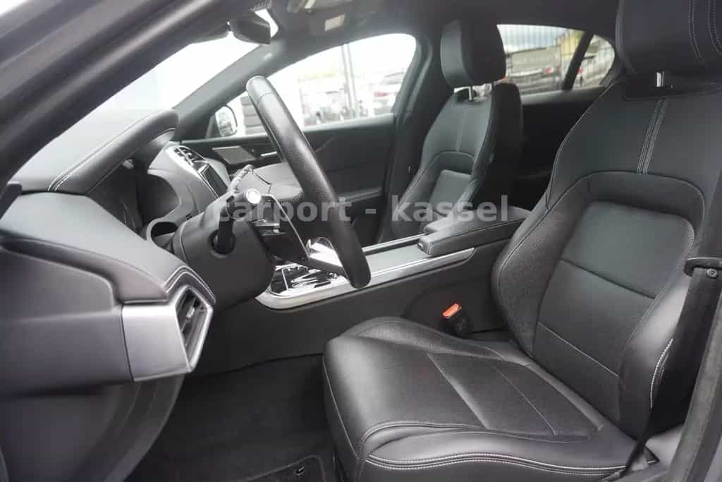Jaguar XE R-Dynamic Black Meridian/Standhzg/LED 02/2023-photo-13