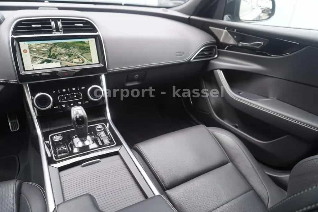 Jaguar XE R-Dynamic Black Meridian/Standhzg/LED 02/2023-photo-18