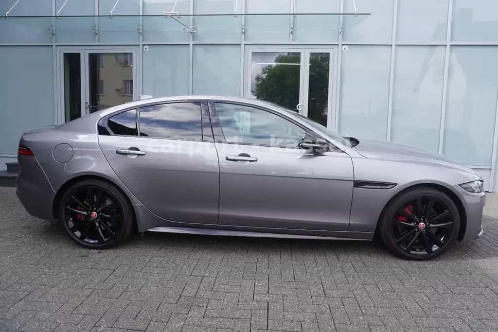 Jaguar XE R-Dynamic Black Meridian/Standhzg/LED 02/2023-photo-6