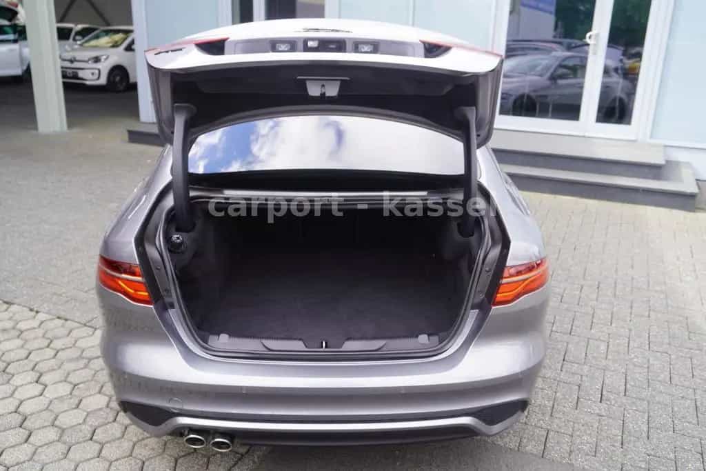 Jaguar XE R-Dynamic Black Meridian/Standhzg/LED 02/2023-photo-8