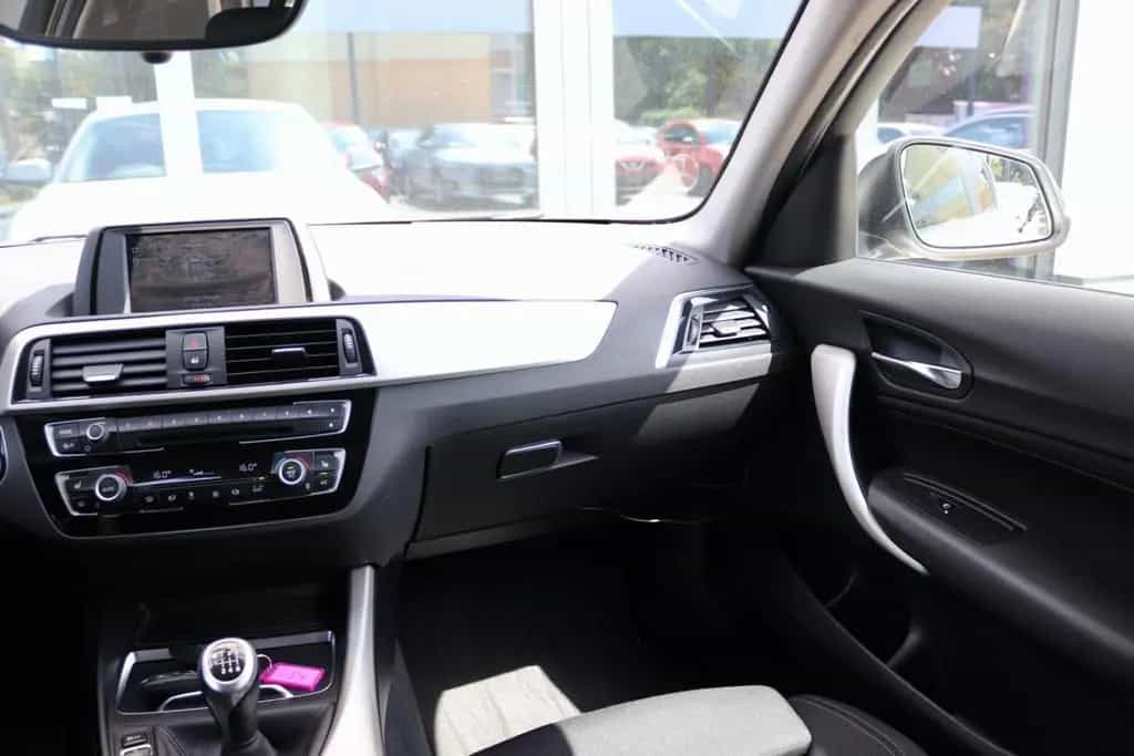 BMW 118 i Lim. 5-trg. Advantage SHZ PDC Klima LED 01/2018-photo-16