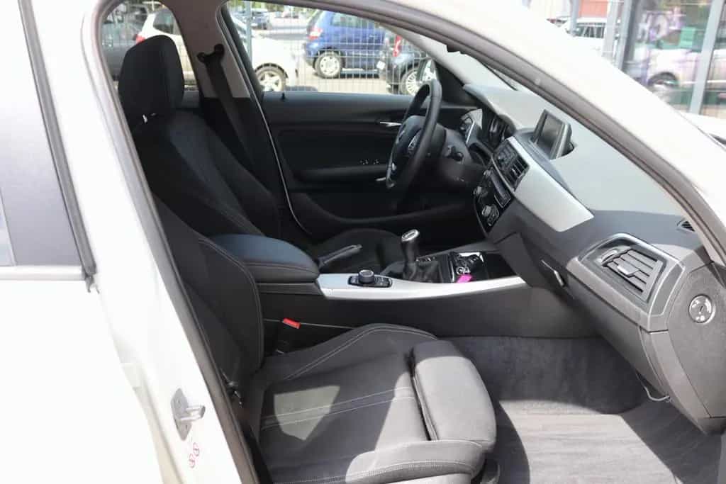 BMW 118 i Lim. 5-trg. Advantage SHZ PDC Klima LED 01/2018-photo-21