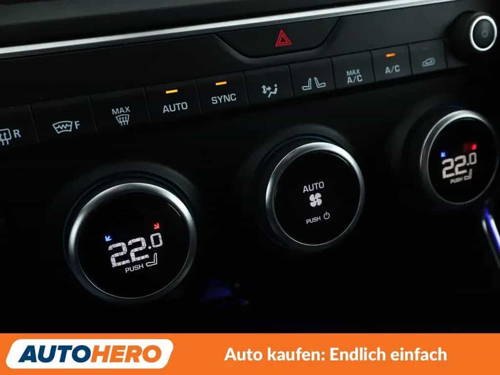Jaguar E-Pace D240 R-Dynamic SE AWD Aut*NAVI*LED*ACC* 12/2019-photo-22