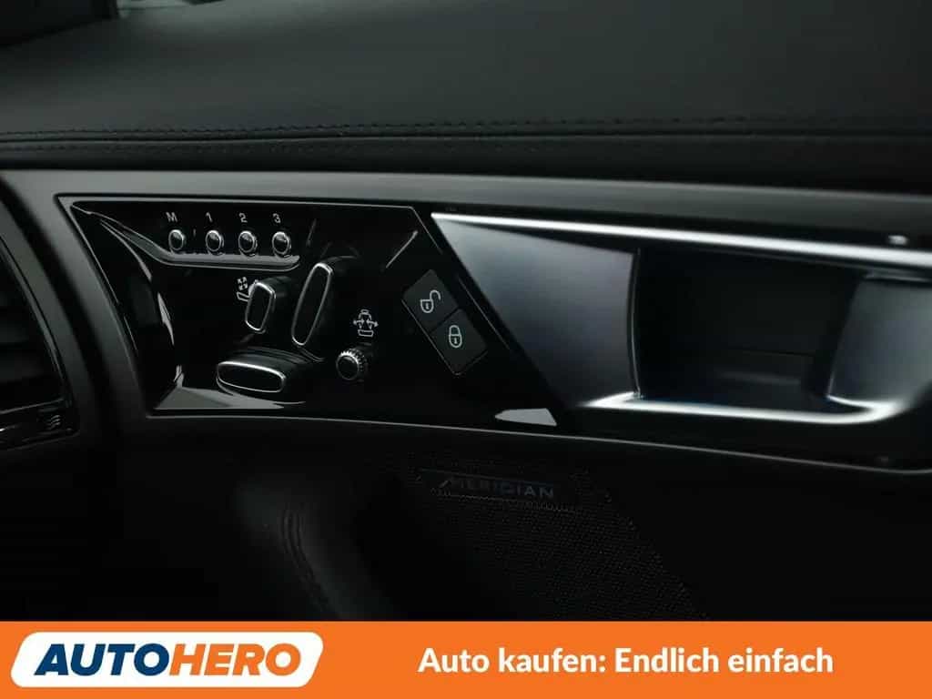 Jaguar F-Type 3.0 V6 S AWD Aut.*NAVI*BI-XENON*TEMPO*PDC 03/2017-photo-24