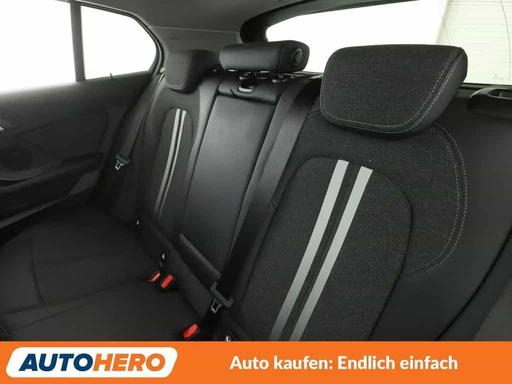 BMW 118 i Sport Line Aut.*NAVI*LED*CAM*SHZ*LHZ*TEMPO* 09/2022-photo-13