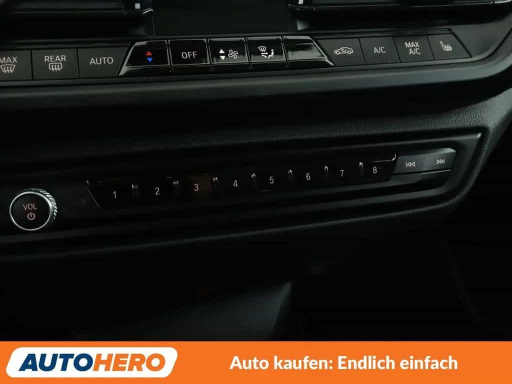 BMW 118 i Sport Line Aut.*NAVI*LED*CAM*SHZ*LHZ*TEMPO* 09/2022-photo-23