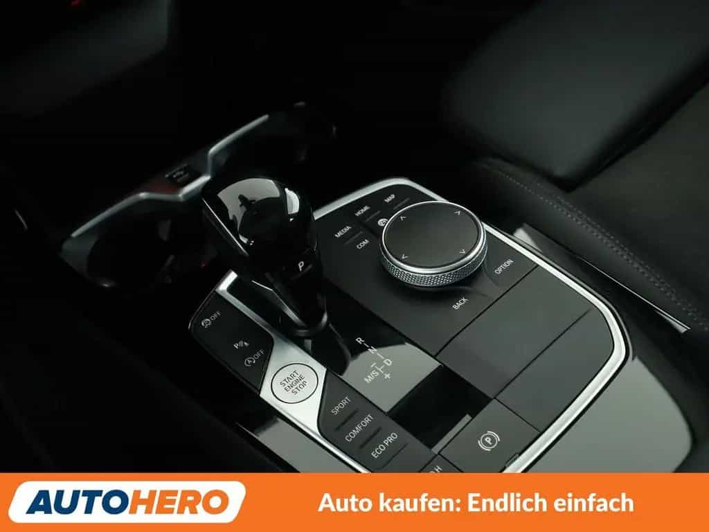 BMW 118 i Sport Line Aut.*NAVI*LED*CAM*SHZ*LHZ*TEMPO* 09/2022-photo-24