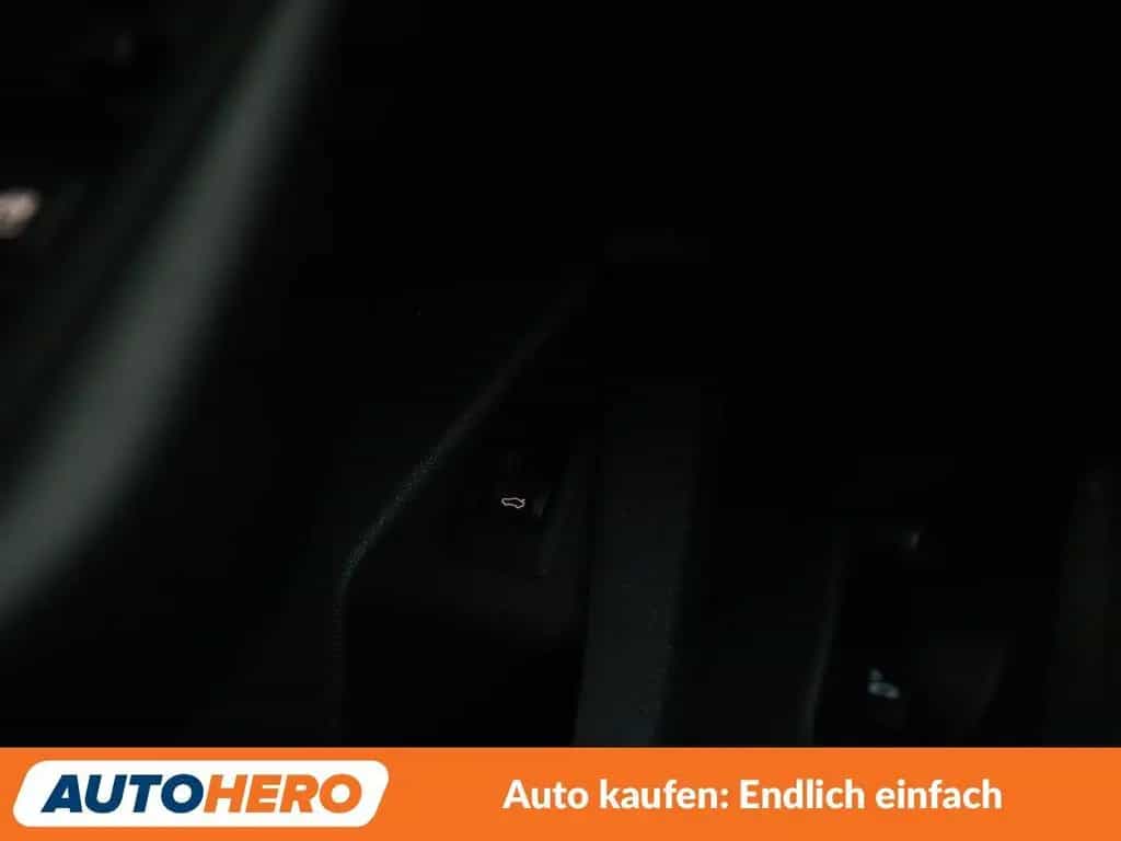 BMW 118 i Sport Line Aut.*NAVI*LED*CAM*SHZ*LHZ*TEMPO* 09/2022-photo-28