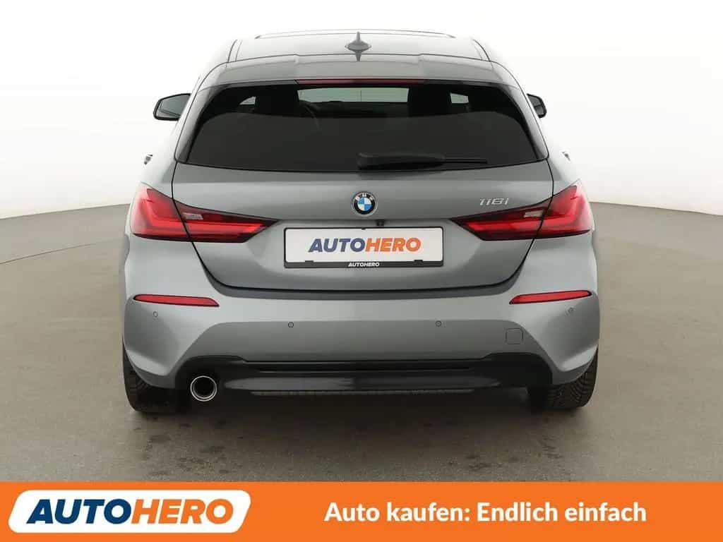 BMW 118 i Sport Line Aut.*NAVI*LED*CAM*SHZ*LHZ*TEMPO* 09/2022-photo-4