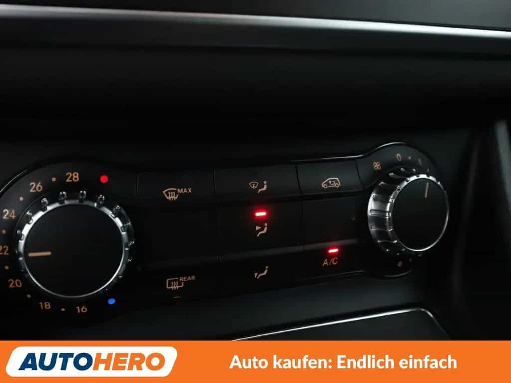 Mercedes-Benz GLA 200 GLA-Klasse GLA 200 Urban Aut.*NAV*LED*TEMPO*CAM* 03/2017-photo-23
