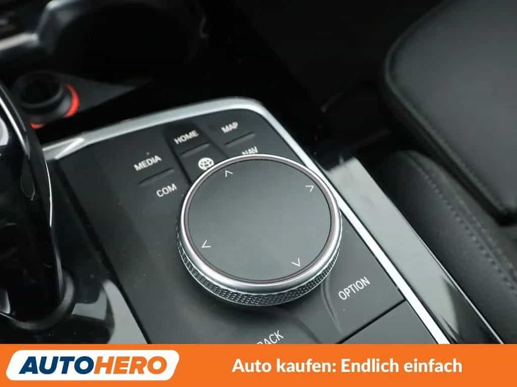 BMW 118 1er 118i Sport Line Aut.*NAVI*TEMPO*PDC*SHZ* 01/2020-photo-28