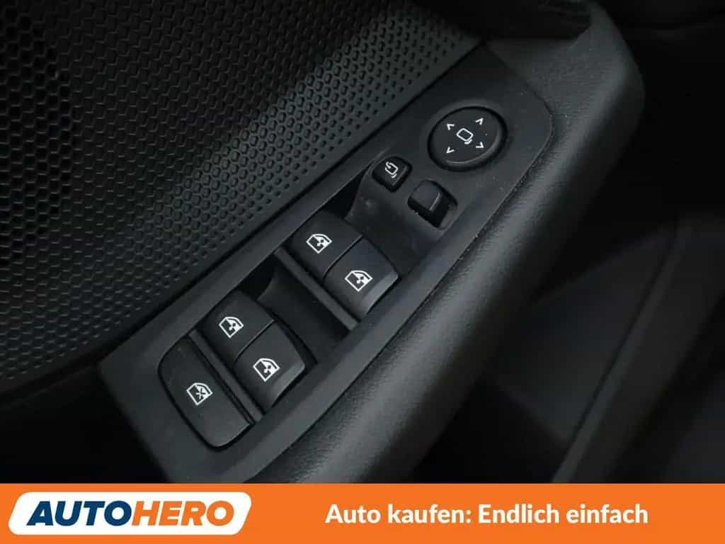 BMW 118 1er 118i Sport Line Aut.*NAVI*TEMPO*PDC*SHZ* 01/2020-photo-30