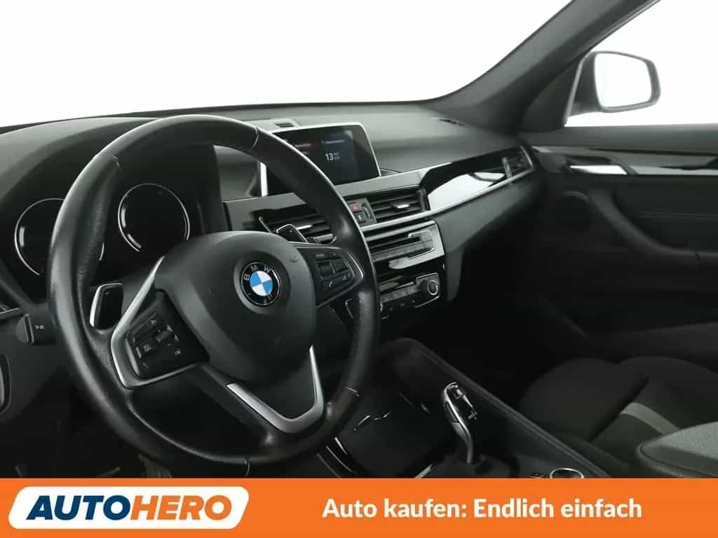 BMW X1 xDrive 20i Sport Line Aut.*NAV*TEMP*PDC*SHZ* 06/2018-photo-10