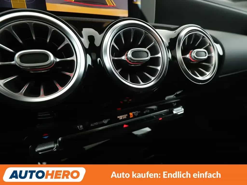 Mercedes-Benz A 220 d AMG Line Aut. *NAVI*LED*TEMPO*CAM* 11/2020-photo-23