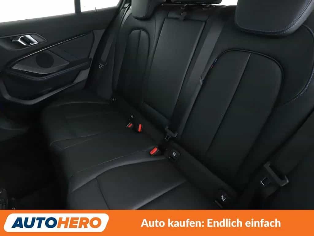 BMW 120 1er 120i M Sport Aut.*NAV*HUD*LED*ACC*CAM*PDC* 06/2021-photo-13