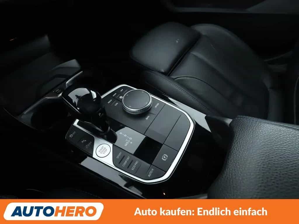 BMW 120 1er 120i M Sport Aut.*NAV*HUD*LED*ACC*CAM*PDC* 06/2021-photo-24