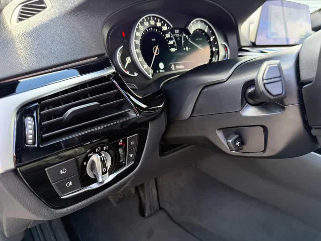 BMW 520 5 Limousine 520 i Sport Line 08/2019-photo-13