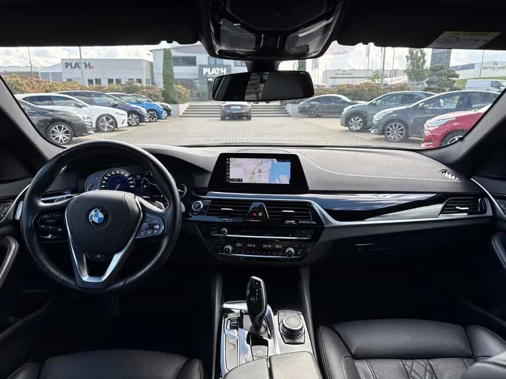 BMW 520 5 Limousine 520 i Sport Line 08/2019-photo-23