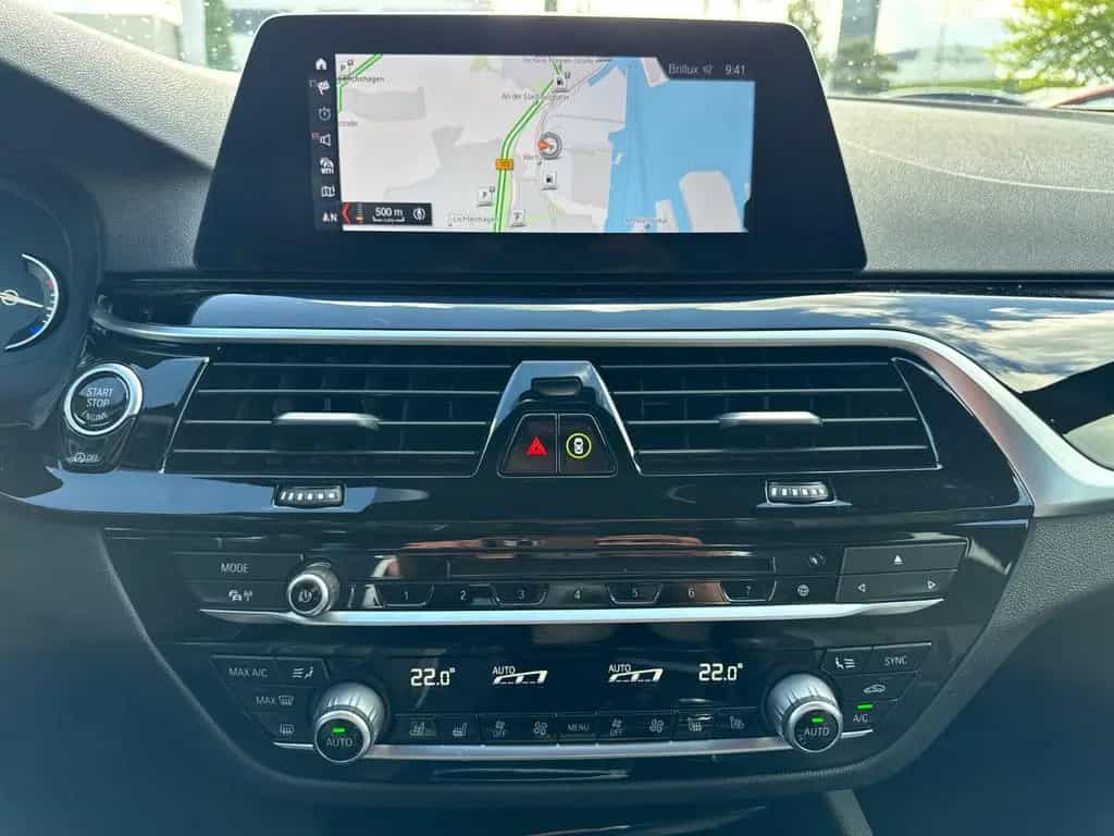 BMW 520 5 Limousine 520 i Sport Line 08/2019-photo-24