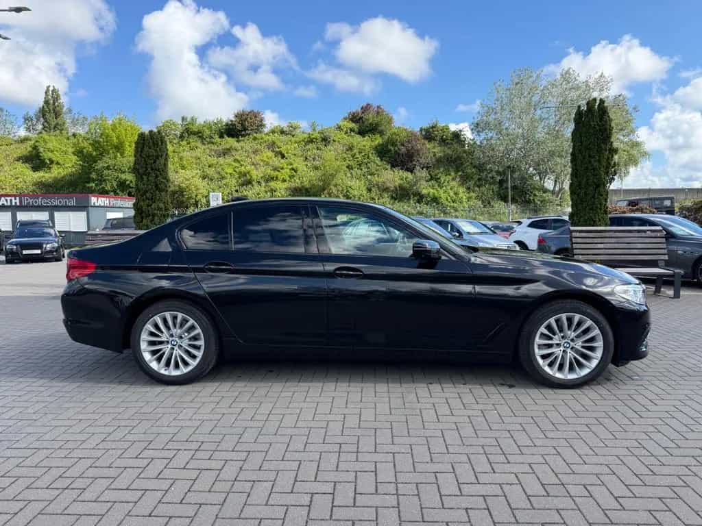 BMW 520 5 Limousine 520 i Sport Line 08/2019-photo-3