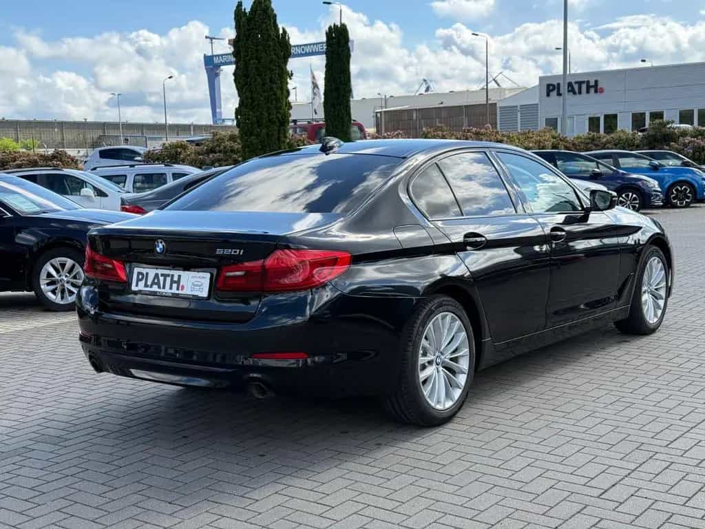 BMW 520 5 Limousine 520 i Sport Line 08/2019-photo-4