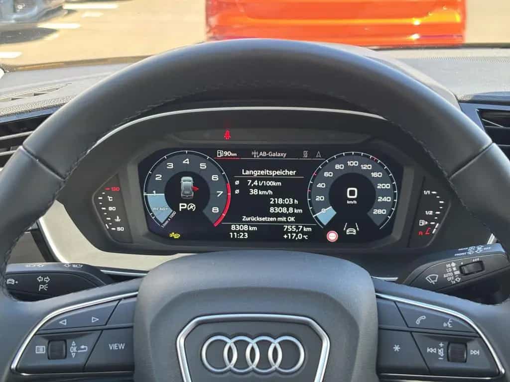 Audi Q3 35 TFSI advanced*0,99%-Finanz*NAVI-PLUS*AHK*S 08/2025-photo-8