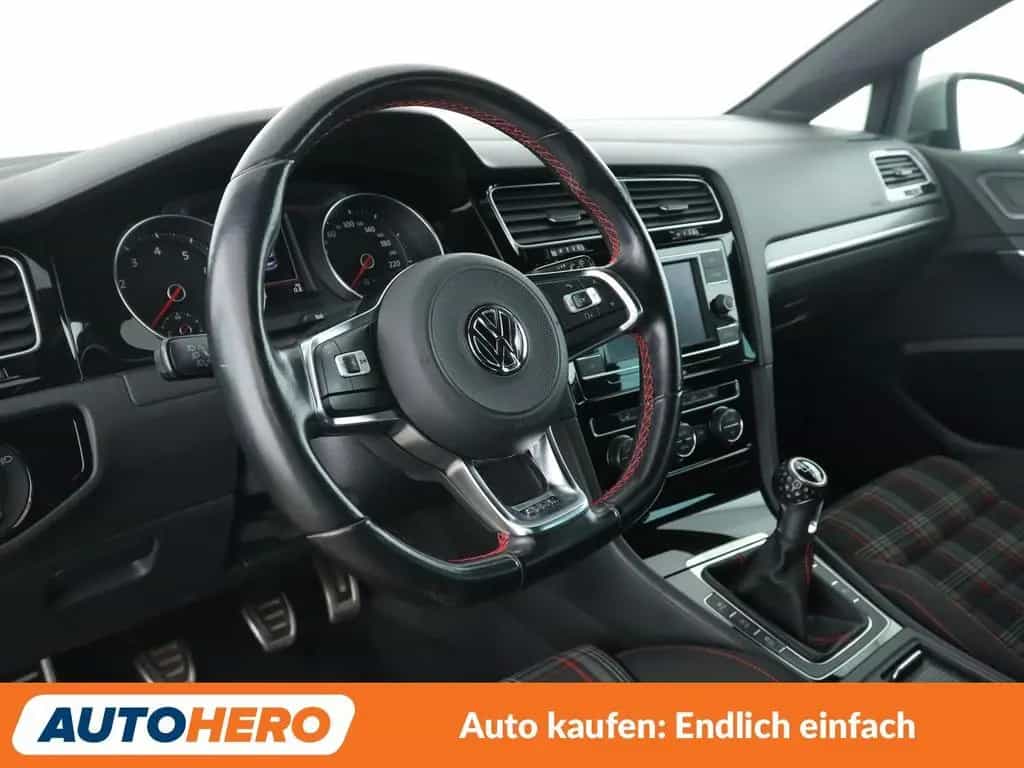 Volkswagen Golf VII 2.0 TSI GTI BlueMotion Tech*LED*PDC*SHZ 06/2017-photo-10