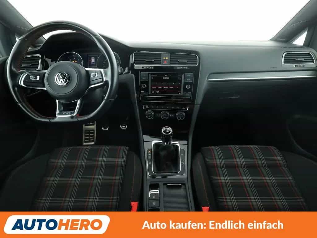 Volkswagen Golf VII 2.0 TSI GTI BlueMotion Tech*LED*PDC*SHZ 06/2017-photo-11